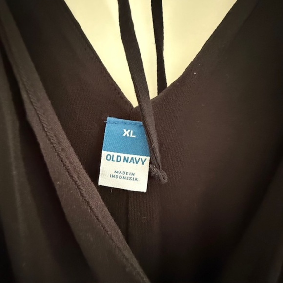 Old Navy Women's Wide Leg Black Jumpsuit Romper XL (Washed, never worn) - Picture 6 of 8